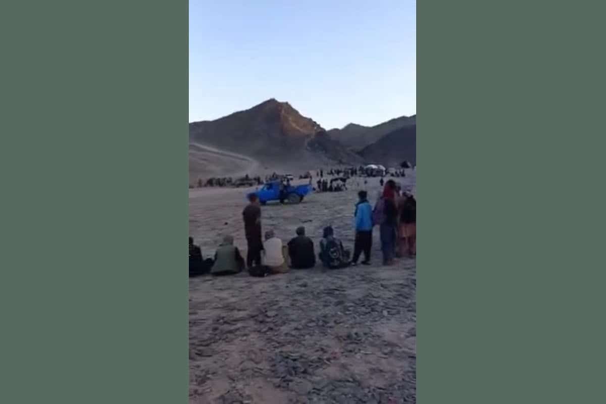 فیلم| هجوم افغانی ها به سمت ایران در مرز فیلم| هجوم افغانی ها به سمت ایران در مرز | دیلی فوتبال