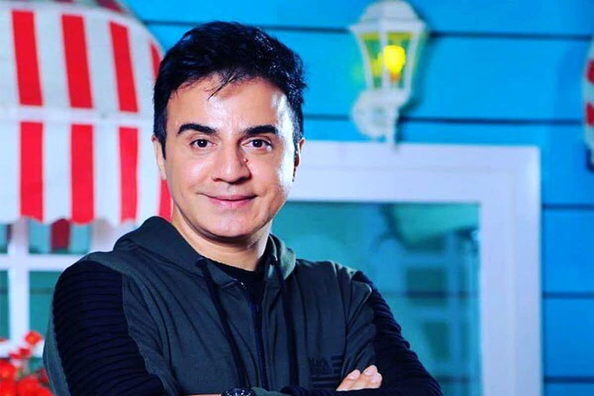 فیلم| اولین اجرا عمو پورنگ در تلوزیون | دیلی فوتبال