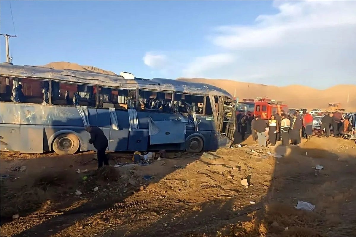 عکس| واژگونی اتوبوس منجر به 10 کشته و زخمی شد | دیلی فوتبال