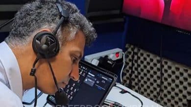 فیلم| لحظاتی از گزارش عادل فردوسی پور بعد از 5 سال | دیلی فوتبال