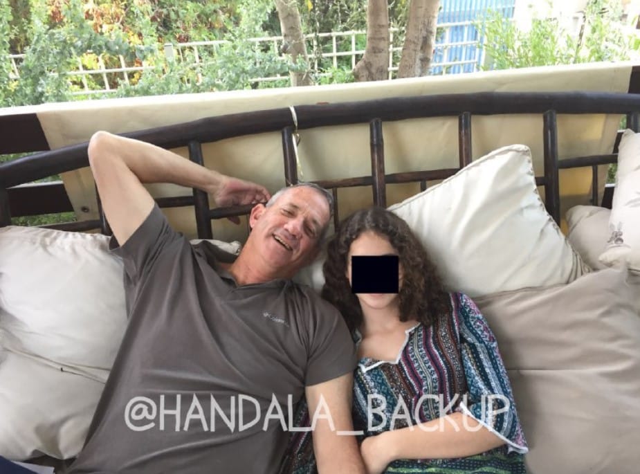 عکس| گروه هکری ایران مقام اسرائیلی را رسوا کرد؛ انتشار تصاویر رابطه پنهان گالانت با دختر جوان عکس| گروه هکری ایران مقام اسرائیلی را رسوا کرد؛ انتشار تصاویر رابطه پنهان گالانت با دختر جوان | دیلی فوتبال