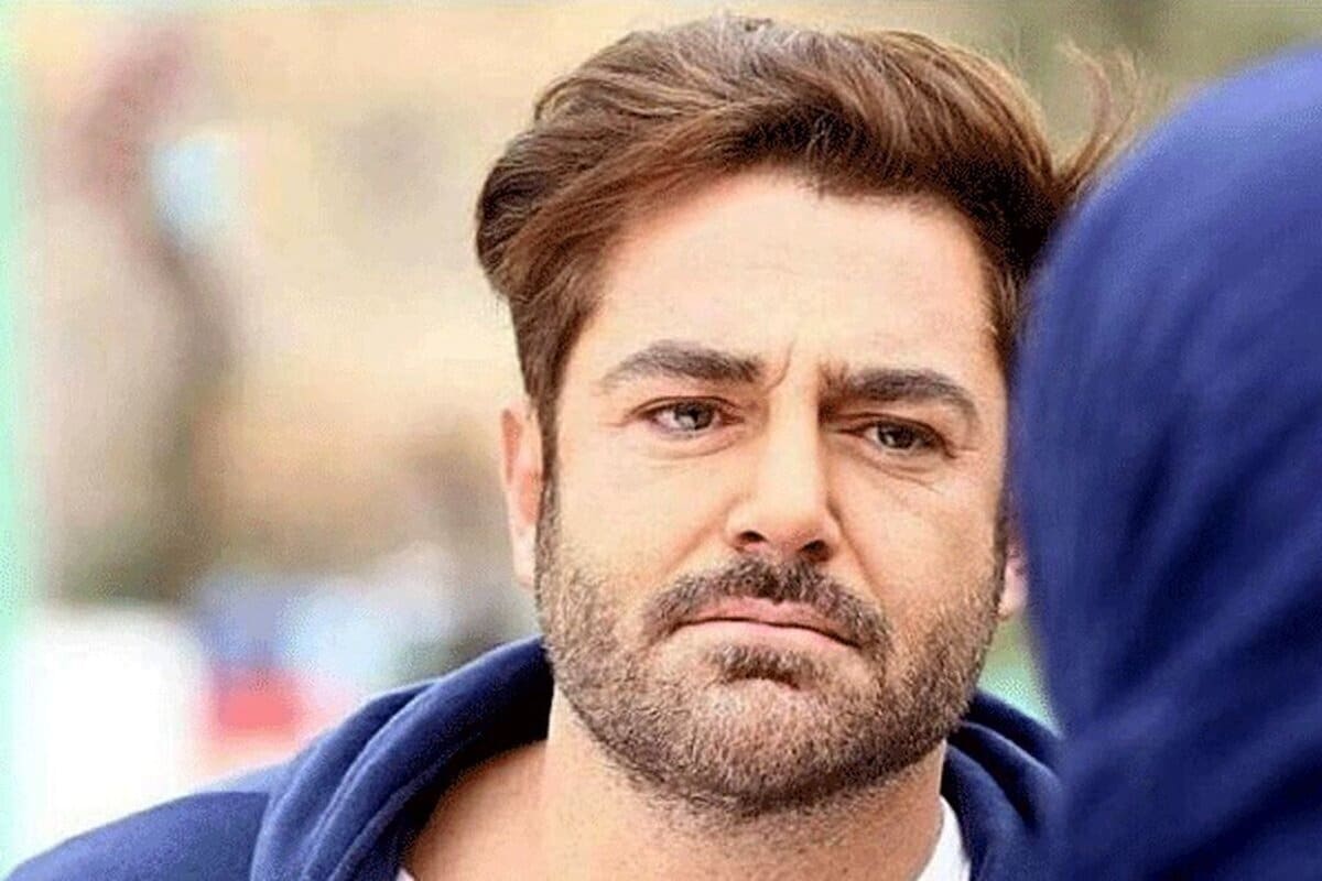 فیلم| تذکر حجاب محمدرضا گلزار به خانم هوادار فیلم| تذکر حجاب محمدرضا گلزار به خانم هوادار | دیلی فوتبال