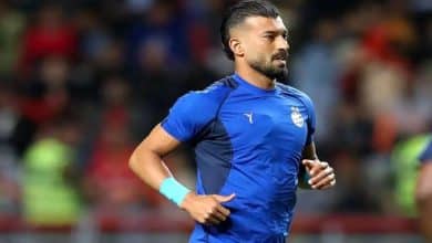 احضار رامین رضاییان به علت بغل کردن هوادار زن در اتوبوس استقلال | دیلی فوتبال