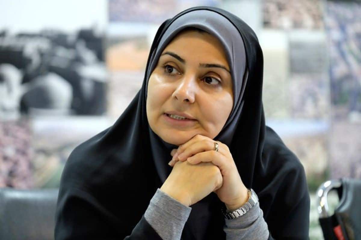 فیلم| حرکت پوپولیستی خانم وزیر در فرودگاه | دیلی فوتبال