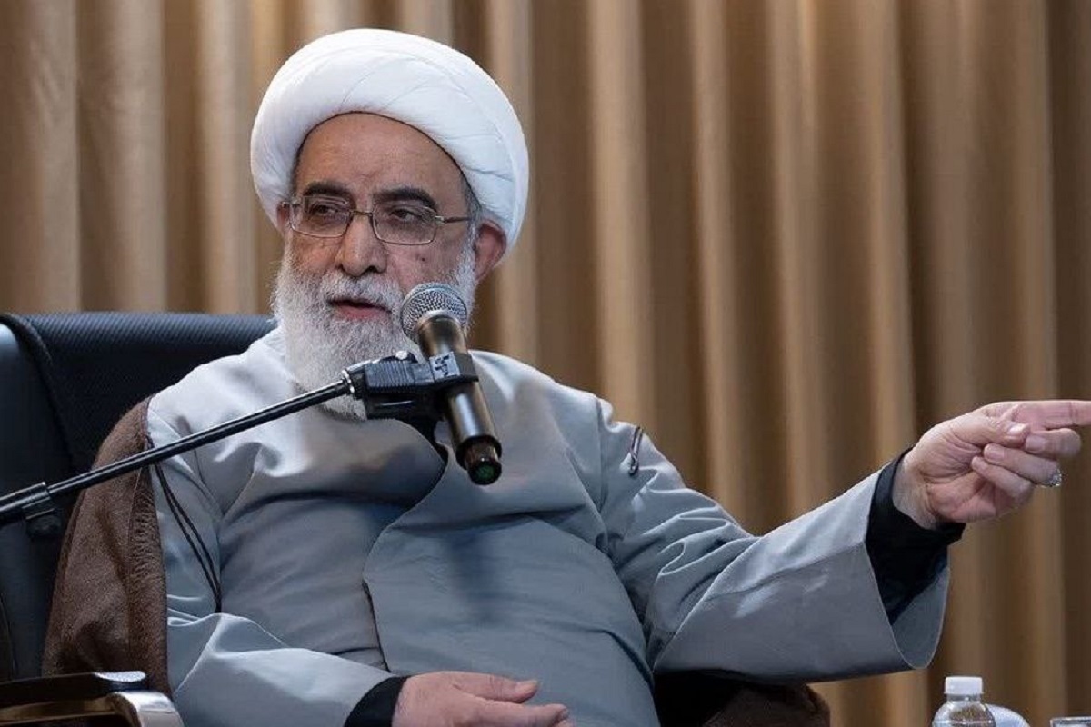 واکنش تند عضو شورای نگهبان به معاشقه مرضیه برومند و رضا بابک در جشنواره فجر واکنش تند عضو شورای نگهبان به معاشقه مرضیه برومند و رضا بابک در جشنواره فجر | دیلی فوتبال