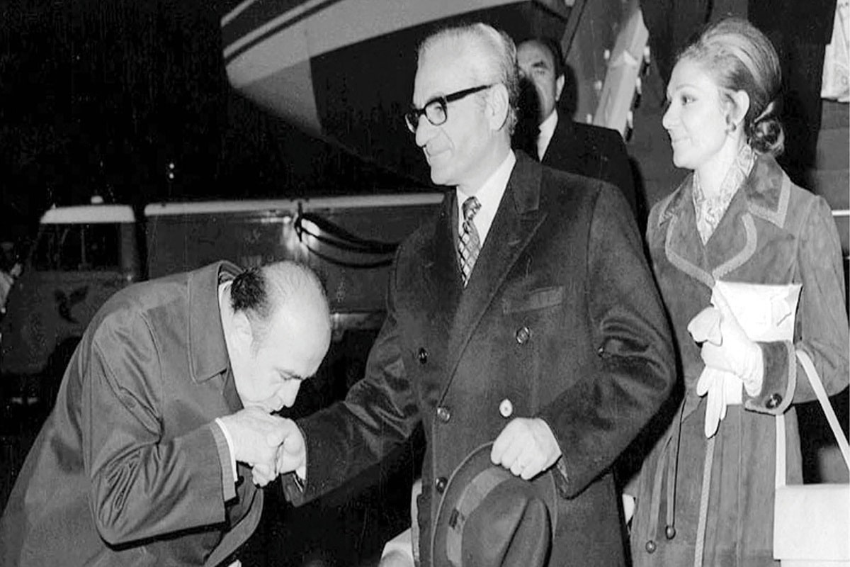 فیلم| خیانت شاه به هویدا فیلم| خیانت شاه به هویدا | دیلی فوتبال