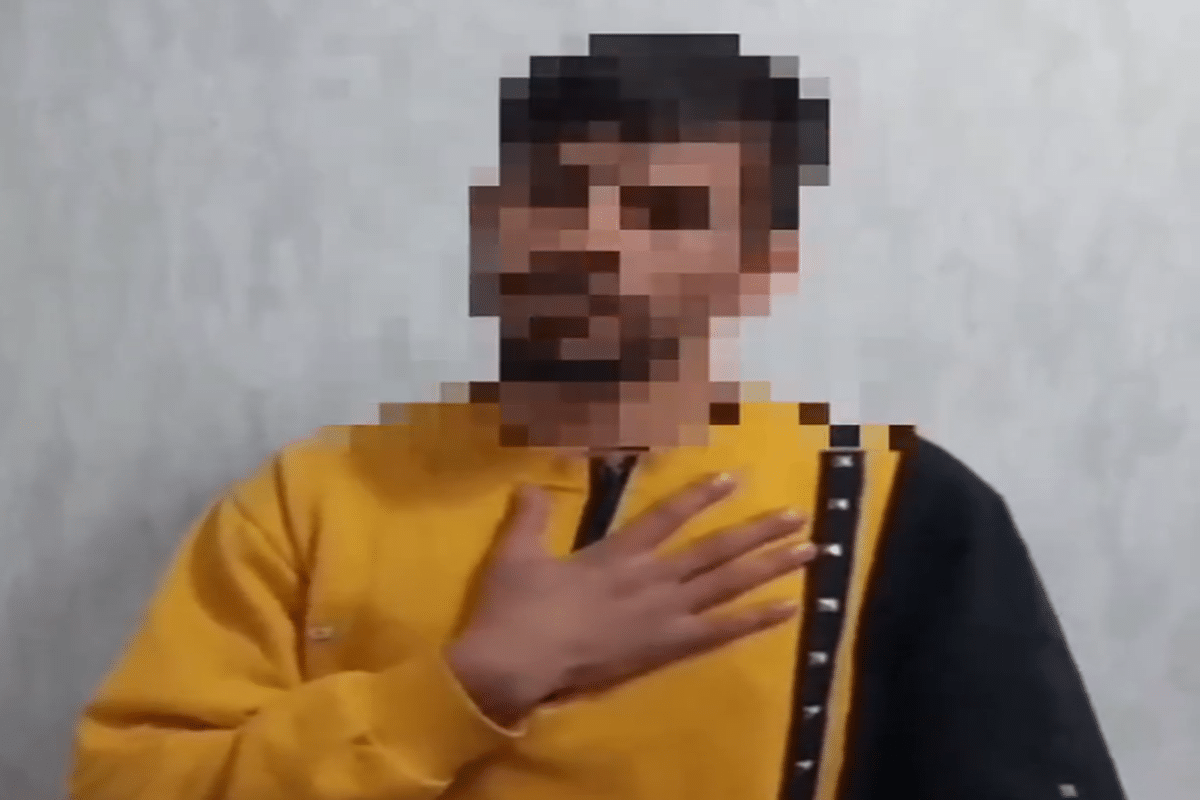 فیلم| اخراج بلاگر افغانی هتاک به مردم ایران | دیلی فوتبال