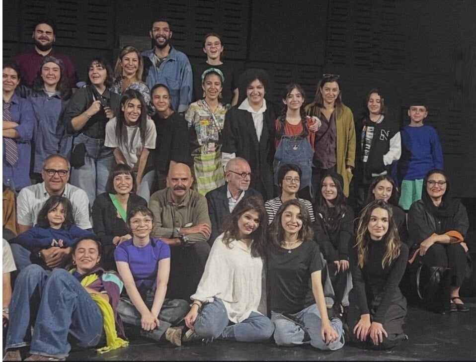 عکس| کشف حجاب دسته جمعی در تئاتر نگار جواهریان و لیلی رشیدی با حضور رامبد جوان/ فقط شبنم مقدمی حجاب دارد عکس| کشف حجاب دسته جمعی در تئاتر نگار جواهریان و لیلی رشیدی با حضور رامبد جوان/ فقط شبنم مقدمی حجاب دارد | دیلی فوتبال