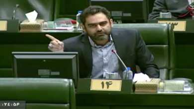 فیلم| نطق طوفانی امیرحسین ثابتی علیه حسن روحانی؛ اگر برای تو رضایت مردم مهم بود، یک شبه قیمت بنزین را سه برابر نمیکردی و فاجعه آبان 98 را رقم نمیزدی که صدها نفر کشته شدند | دیلی فوتبال